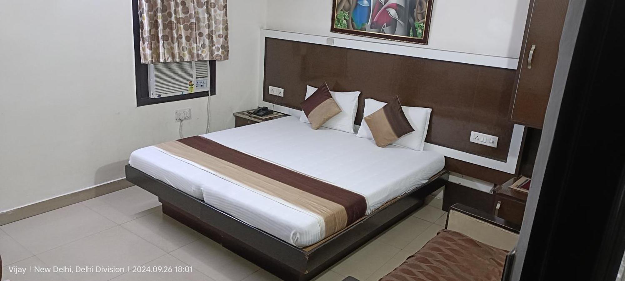 Hotel Su Shree Continental 5 Minutes Walk From New Delhi Railway Station Zewnętrze zdjęcie