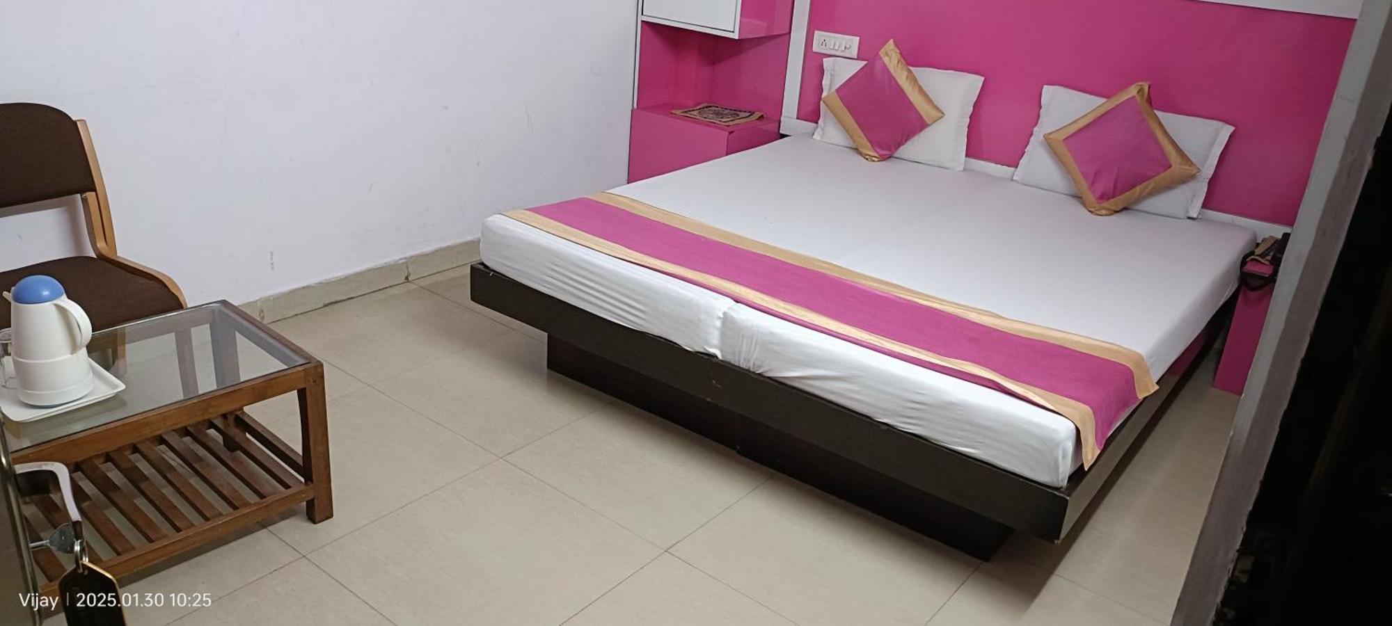 Hotel Su Shree Continental 5 Minutes Walk From New Delhi Railway Station Zewnętrze zdjęcie