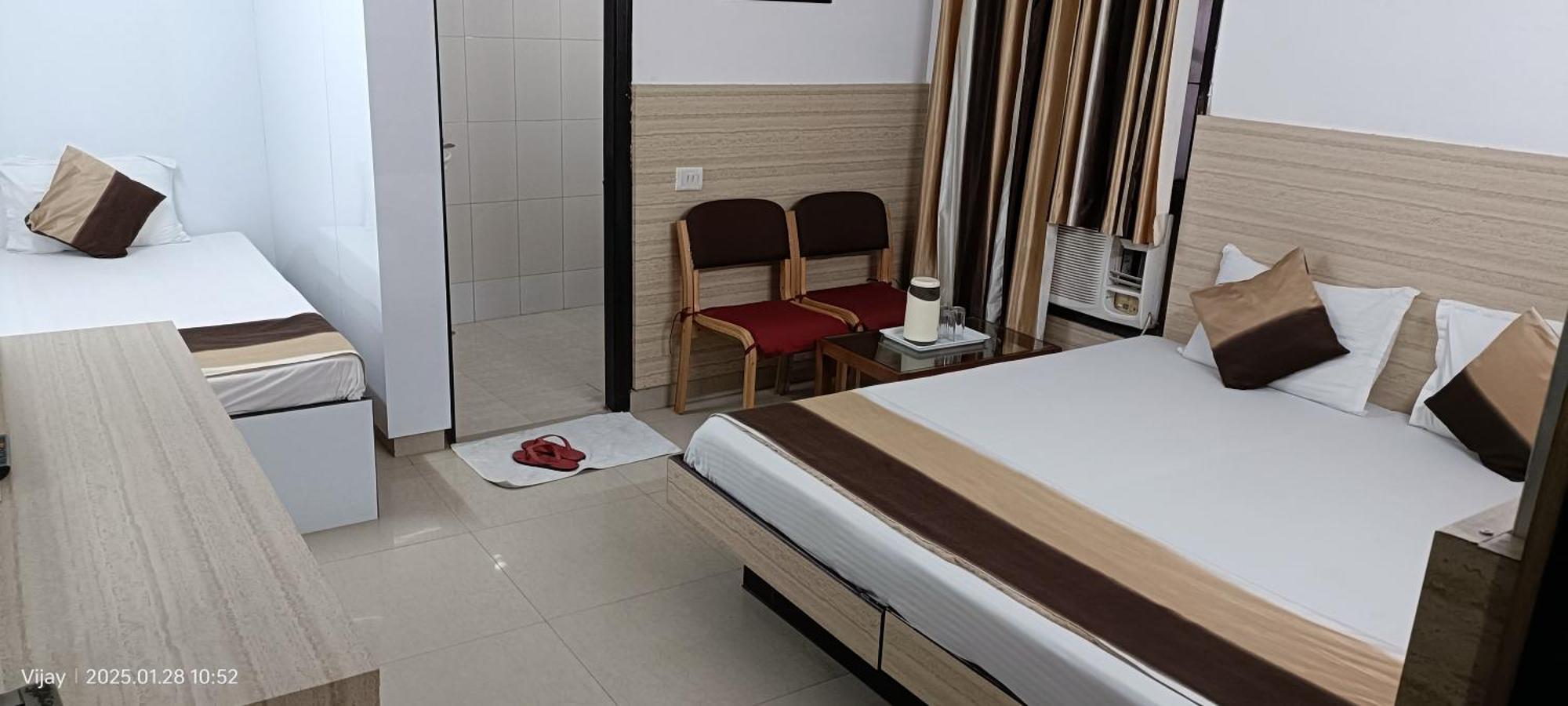 Hotel Su Shree Continental 5 Minutes Walk From New Delhi Railway Station Zewnętrze zdjęcie