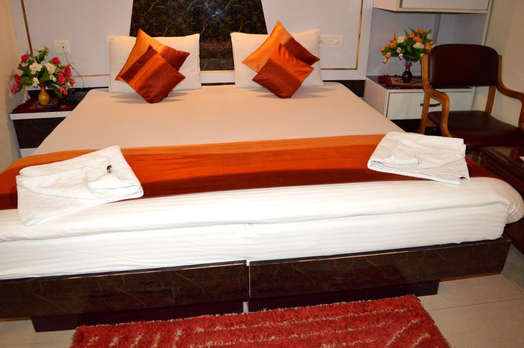 Hotel Su Shree Continental 5 Minutes Walk From New Delhi Railway Station Zewnętrze zdjęcie